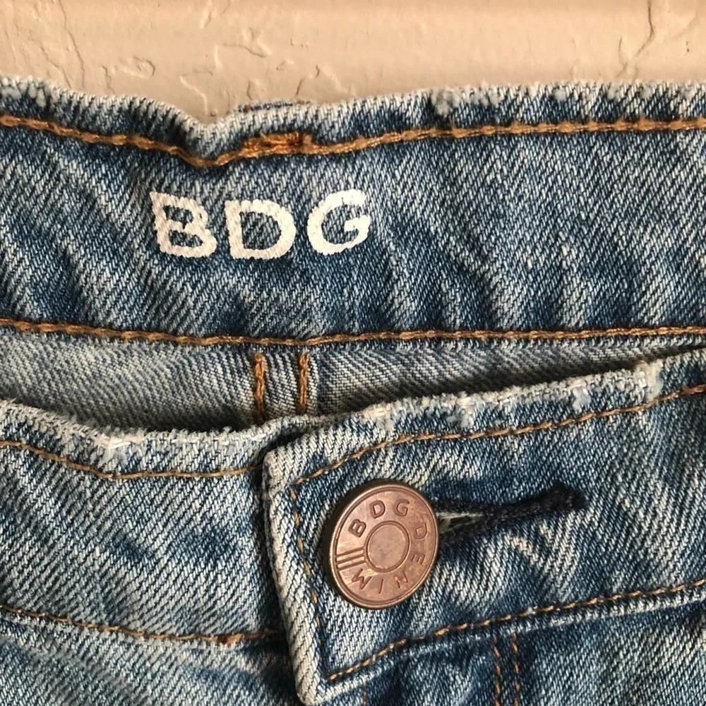 BDG Slim Boyfriend‎ Distressed Denim Jeans